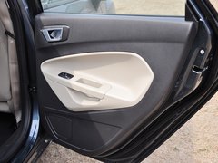 2013款 三厢 1.5L 手动 时尚型