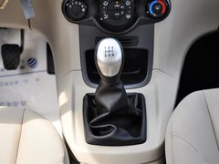 2013款 三厢 1.5L 手动 时尚型