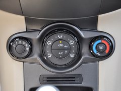 2013款 三厢 1.5L 手动 时尚型