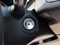 2013款 三厢 1.5L 手动 时尚型