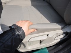 2013款 三厢 1.5L 手动 时尚型