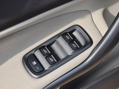 嘉年华 2013款 三厢 1.5L 手动 时尚型