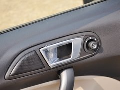2013款 三厢 1.5L 手动 时尚型