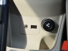 2013款 三厢 1.5L 手动 时尚型