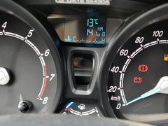 2013款 三厢 1.5L 手动 时尚型