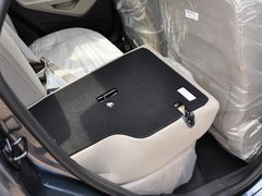 2013款 三厢 1.5L 手动 时尚型