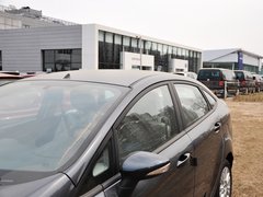 2013款 三厢 1.5L 手动 时尚型