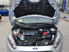 2013款 三厢 1.5L 手动 时尚型