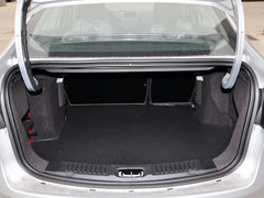 2013款 三厢 1.5L 手动 时尚型
