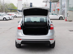 2013款 三厢 1.5L 手动 时尚型