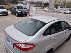 2013款 三厢 1.5L 手动 时尚型