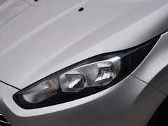 2013款 三厢 1.5L 手动 时尚型