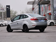 2013款 三厢 1.5L 手动 时尚型