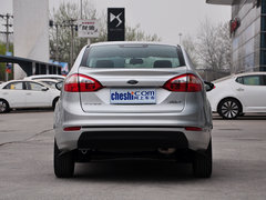 2013款 三厢 1.5L 手动 时尚型