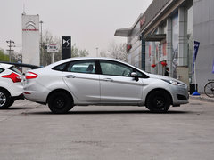 2013款 三厢 1.5L 手动 时尚型