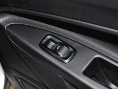 2013款 三厢 1.5L 手动 时尚型