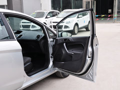 2013款 三厢 1.5L 手动 时尚型