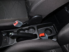 2013款 三厢 1.5L 手动 时尚型
