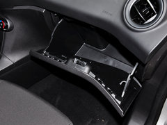 2013款 三厢 1.5L 手动 时尚型