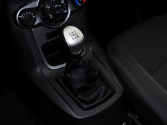 2013款 三厢 1.5L 手动 时尚型