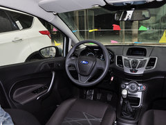 2013款 三厢 1.5L 手动 时尚型