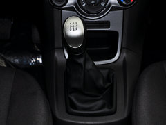 2013款 三厢 1.5L 手动 时尚型