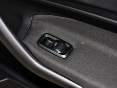 2013款 三厢 1.5L 手动 时尚型