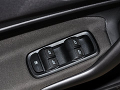 2013款 三厢 1.5L 手动 时尚型