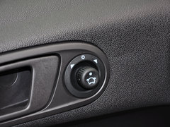 2013款 三厢 1.5L 手动 时尚型