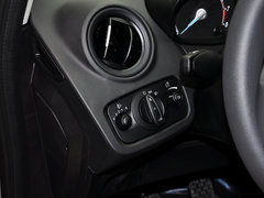 2013款 三厢 1.5L 手动 时尚型