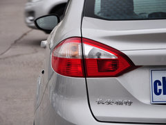 2013款 三厢 1.5L 手动 时尚型