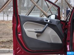 2013款 三厢 1.5L 手动 时尚型
