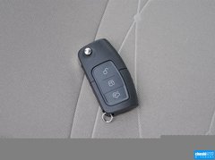 2013款 三厢 1.5L 手动 时尚型