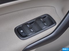 2013款 三厢 1.5L 手动 时尚型
