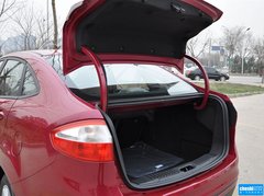 2013款 三厢 1.5L 手动 时尚型