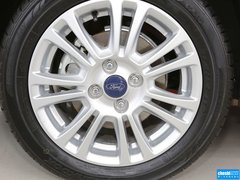 2013款 三厢 1.5L 手动 时尚型