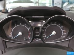 2013款 三厢 1.5L 手动 时尚型