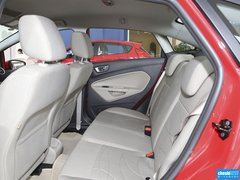 2013款 三厢 1.5L 手动 时尚型