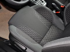2013款 两厢 1.5L  自动 运动型