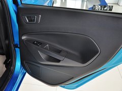 2013款 两厢 1.5L  自动 运动型