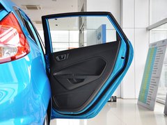 2013款 两厢 1.5L  自动 运动型