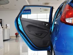 2013款 两厢 1.5L  自动 运动型