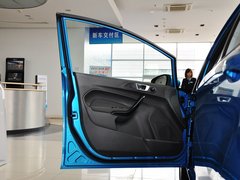 2013款 两厢 1.5L  自动 运动型
