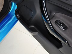 2013款 两厢 1.5L  自动 运动型