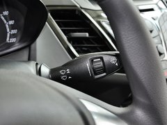 2013款 两厢 1.5L  自动 运动型