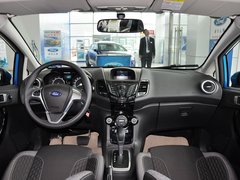 2013款 两厢 1.5L  自动 运动型