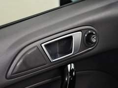 2013款 兩廂 1.5L  自動 運(yùn)動型