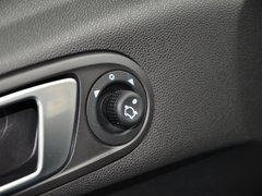2013款 兩廂 1.5L  自動 運(yùn)動型