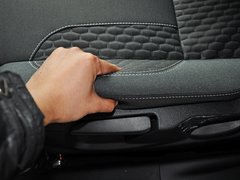 2013款 兩廂 1.5L  自動 運(yùn)動型