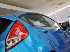 2013款 两厢 1.5L  自动 运动型
